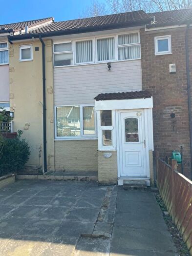 2 Bedroom Terraced House For Sale In Levens Bank, Leeds, LS15