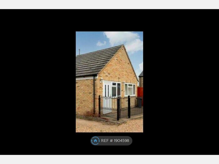 Studio To Rent In Rook Tree Lane, Stotfold, Hitchin, SG5