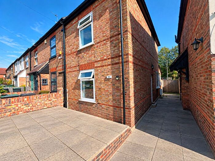 2 Bedroom End Of Terrace House To Rent In West View Road, Crockenhill, Swanley, BR8