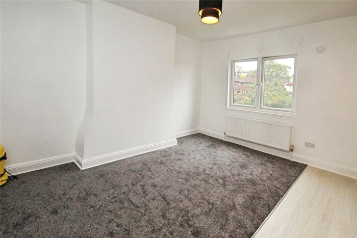 2 Bedroom Apartment To Rent In St. Mary's Road, London, SE25
