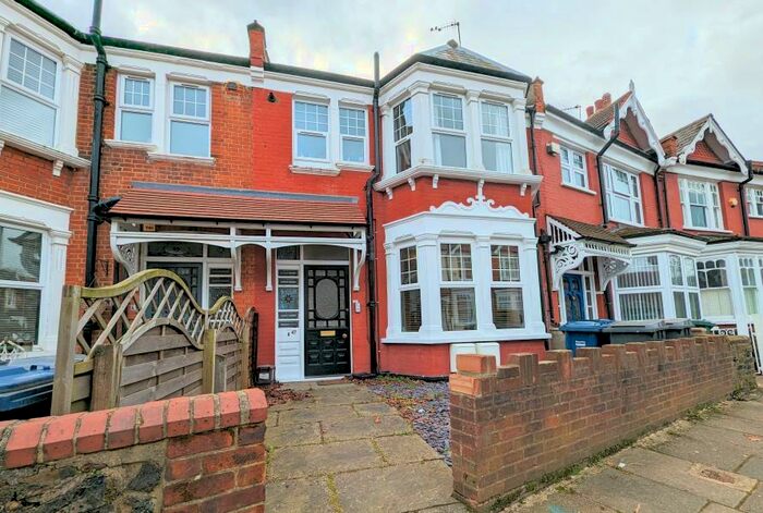 1 Bedroom Flat To Rent In Claverley Grove, Finchley, N3