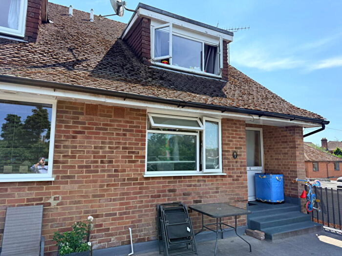 2 Bedroom Maisonette To Rent In Headley Road, Grayshott, Hindhead, GU26