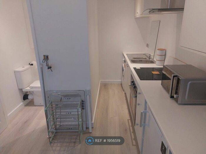 Studio To Rent In Bamber Bridge, Preston, PR5