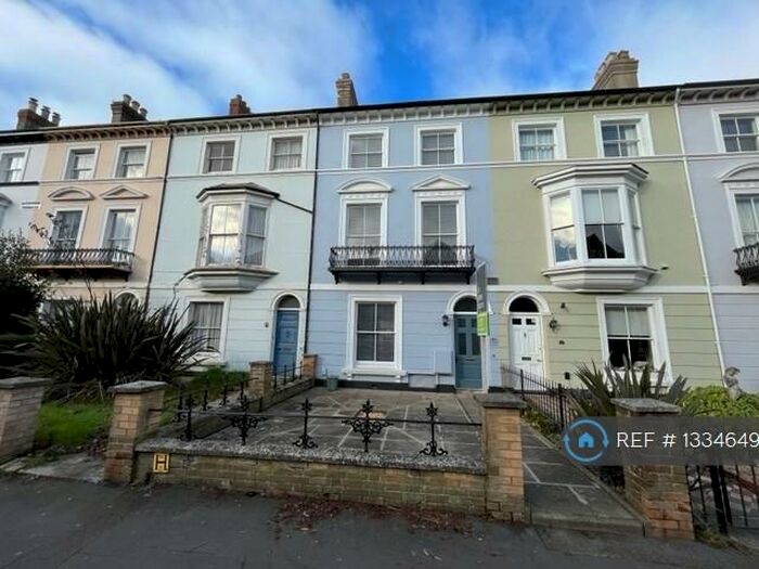 4 Bedroom Terraced House To Rent In Carisbrooke Road, Newport, PO30