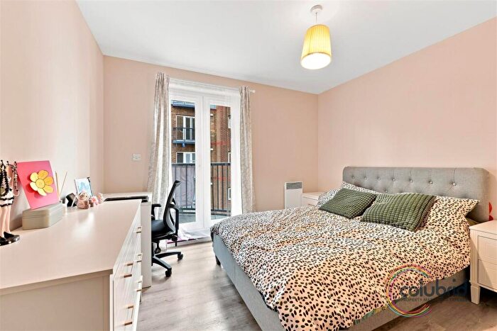 2 Bedroom Flat For Sale In Argent Street, Grays, RM17