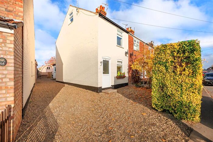 3 Bedroom End Of Terrace House For Sale In The Street, Gillingham, Beccles, NR34