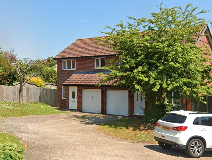 3 Bedroom Semi-Detached House For Sale In Burgess Gardens, Newport Pagnell, MK16