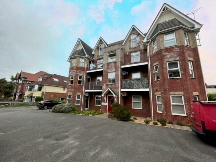 2 Bedroom Flat To Rent In Florence Road, Bournemouth, BH5