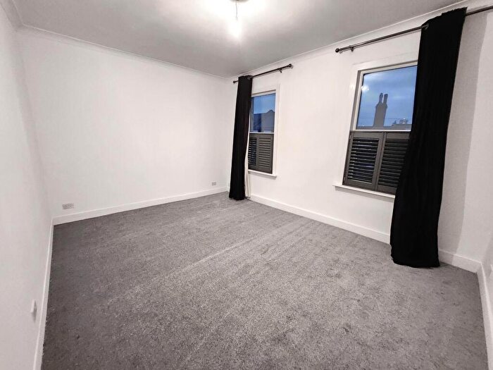 1 Bedroom Flat To Rent In Stork Road, Forest Gate, E7
