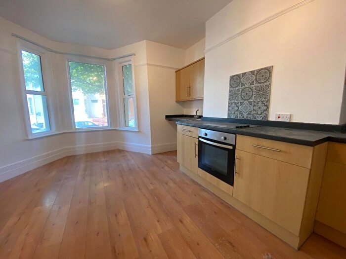 2 Bedroom Flat To Rent In Pevensey Road, Eastbourne, East Sussex, BN21