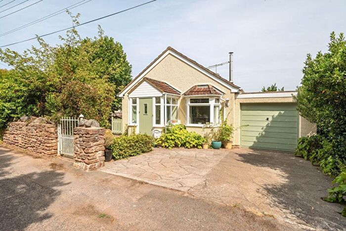2 Bedroom Detached Bungalow For Sale In Parsons Way, Winscombe, BS25