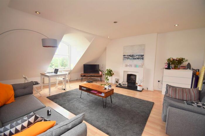1 Bedroom Flat To Rent In Cambridge Park, Twickenham, TW1