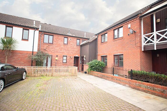 2 Bedroom Flat To Rent In Marine Wharf, Hull, HU1