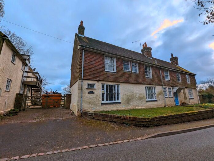 4 Bedroom Detached House To Rent In Sharpenhoe Road, Luton, LU3