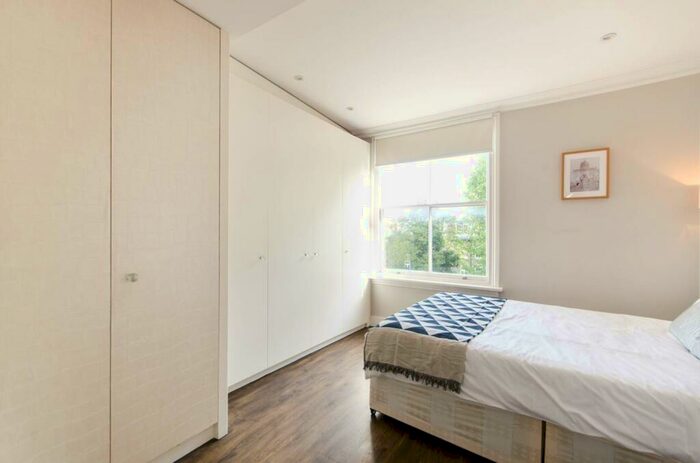 2 Bedroom Flat To Rent In Harcourt Terrace, Chelsea, London, SW10