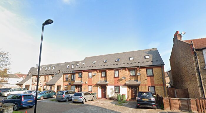2 Bedroom Flat To Rent In Orwell Road, London, E13