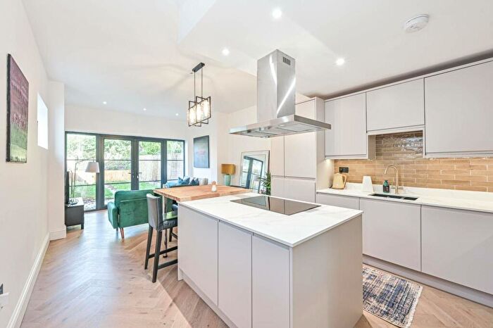 3 Bedroom Semi-Detached House To Rent In Hayden Close, Arkley, Barnet, EN5