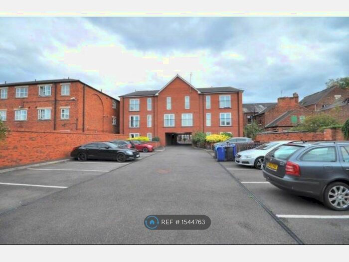 2 Bedroom Flat To Rent In Barons Court, Burton-On-Trent, DE14