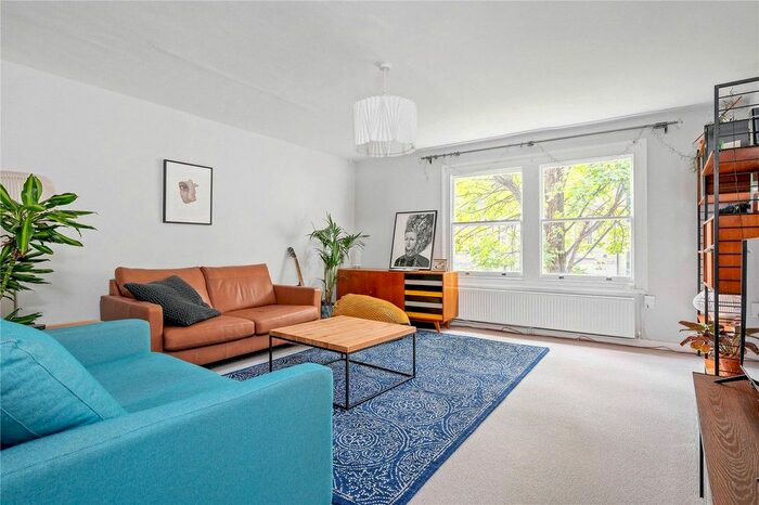 2 Bedroom Maisonette To Rent In Linden Mews, Mildmay Grove North, Canonbury, London, N1