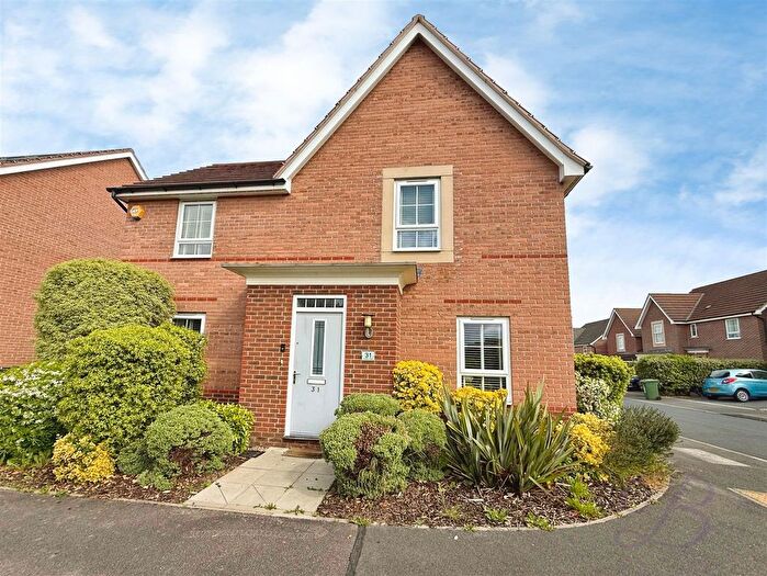 4 Bedroom Detached House For Sale In Taunton Way, Ordsall, DN22