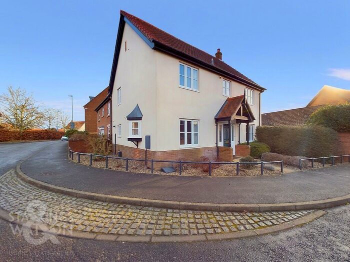 4 Bedroom Link Detached House To Rent In Blackthorn Way, Poringland, Norwich, NR14