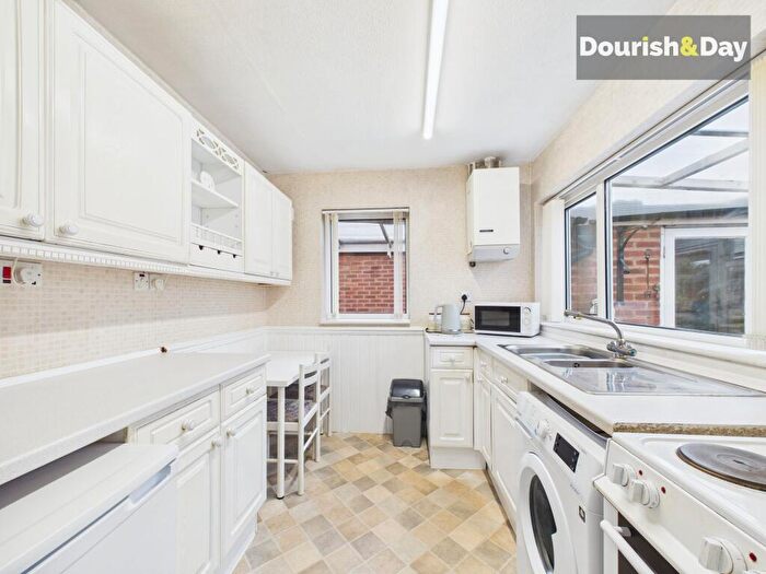 2 Bedroom Detached Bungalow For Sale In Downing Gardens, Stone, ST15 - Photo 4