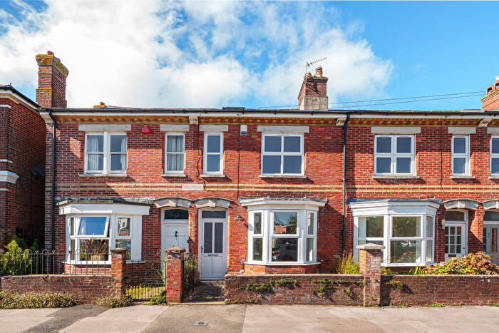 2 Bedroom House To Rent In Emsworth Road, Lymington, SO41