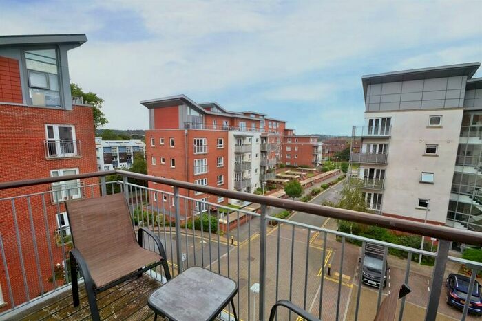 1 Bedroom Flat To Rent In Baiter Park, BH15