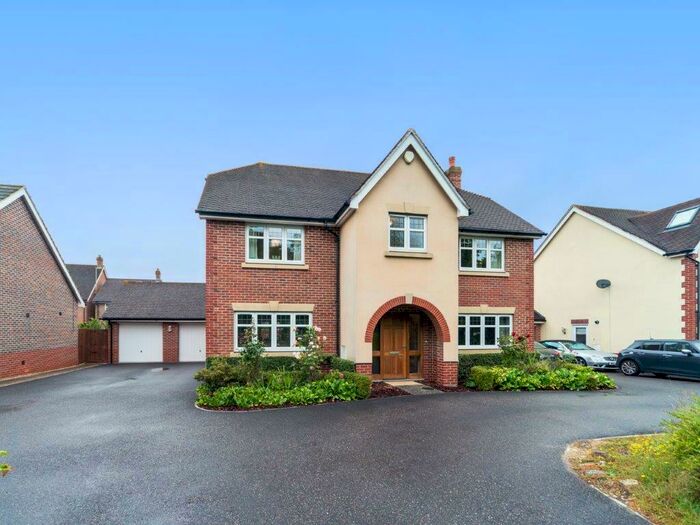 5 Bedroom Detached House To Rent In Turstin Drive Fleet, GU51