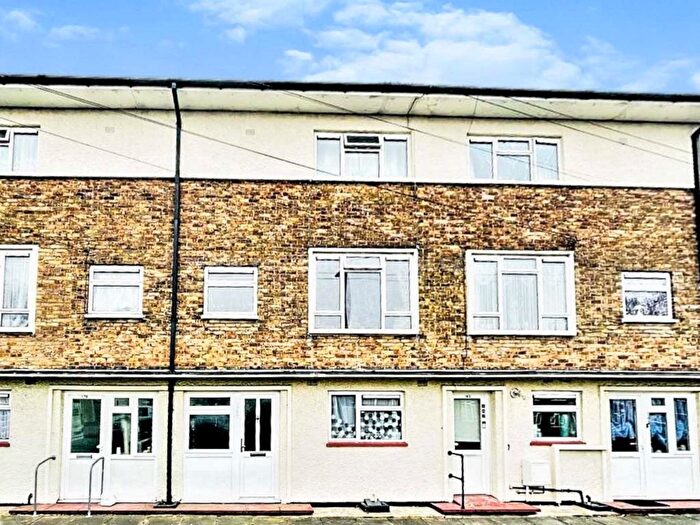 2 Bedroom Property To Rent In Caulfield Road, Southend On Sea, SS3