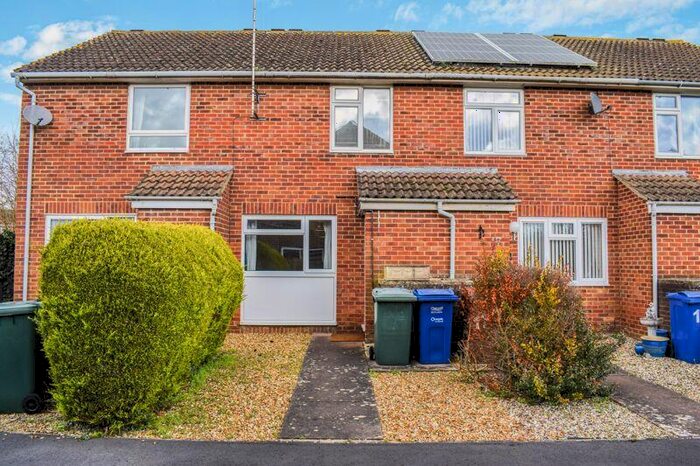 2 Bedroom Terraced House To Rent In Barn Close, Kidlington, OX5