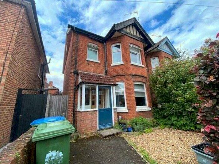 4 Bedroom Semi-Detached House To Rent In Wilton Road, Southampton, Hampshire, SO15