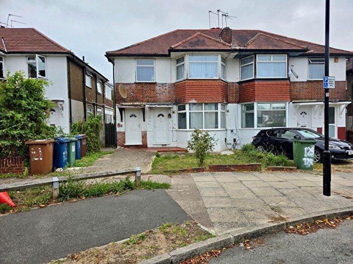 2 Bedroom Flat For Sale In Everton Drive, Stanmore, Middlesex, HA7
