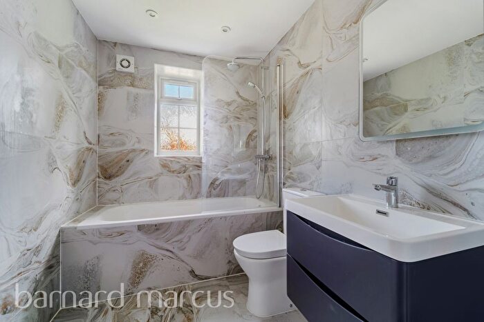 2 Bedroom Flat To Rent In Hounslow Road, Hanworth, Feltham, TW13