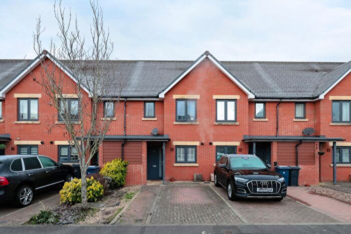 2 Bedroom House For Sale In Bartlett Place, High Wycombe, HP12