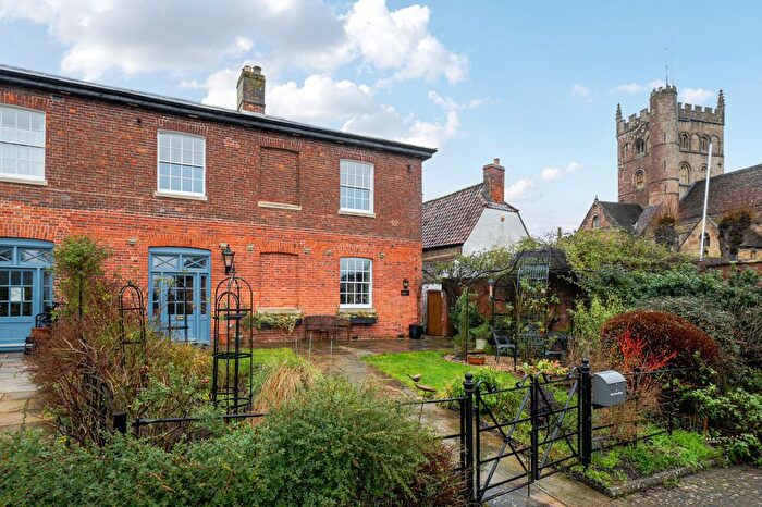 2 Bedroom Town House For Sale In St. Johns Court, Devizes, SN10