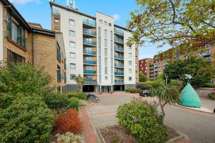 2 Bedroom Flat To Rent In Plough Way, London, SE16