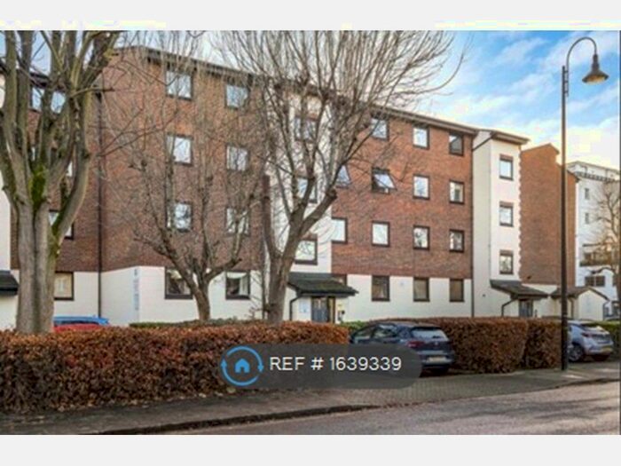 2 Bedroom Flat To Rent In Peckham Grove, London, SE15