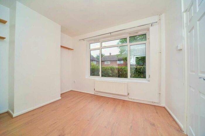 1 Bedroom Flat To Rent In Dursley Road, Greenwich, London, SE3
