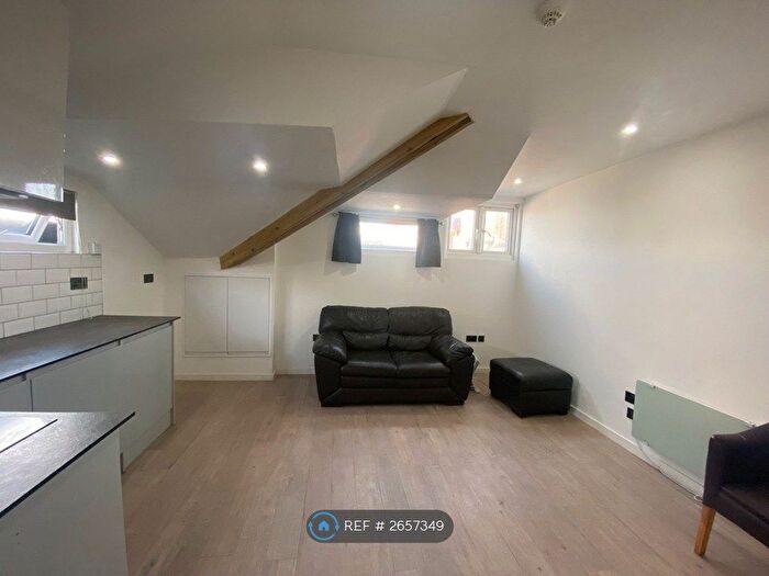 1 Bedroom Flat To Rent In Old Christchurch Road, Bournemouth, BH1