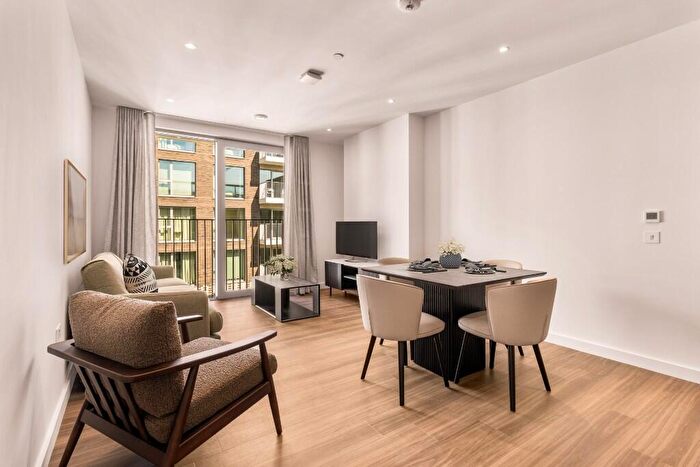 2 Bedroom Apartment To Rent In Nine Elms Lane, London, SW11