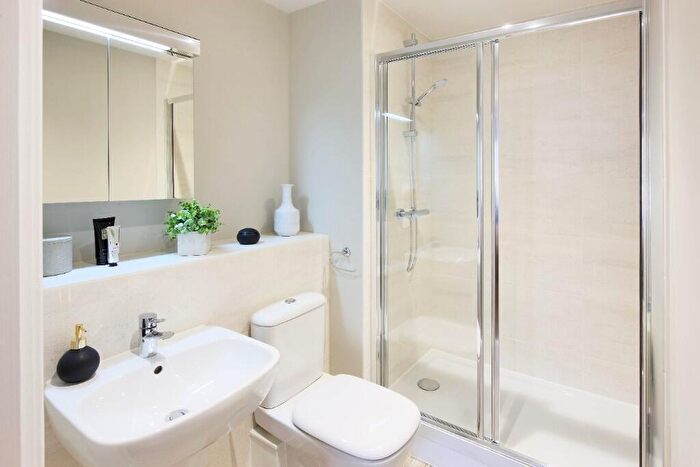1 Bedroom Apartment To Rent In Queensway, Southampton, Hampshire, SO14
