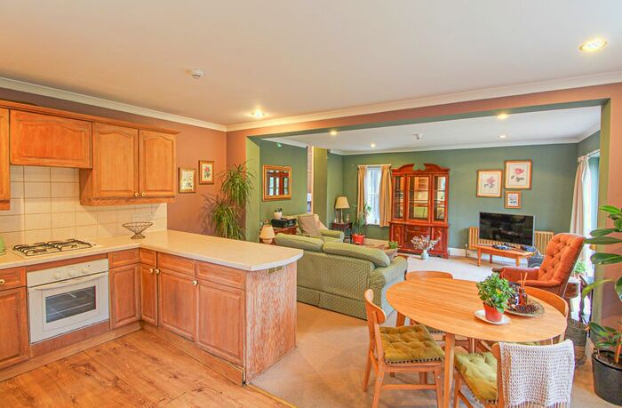 2 Bedroom Flat To Rent In Worple Road, London SW19