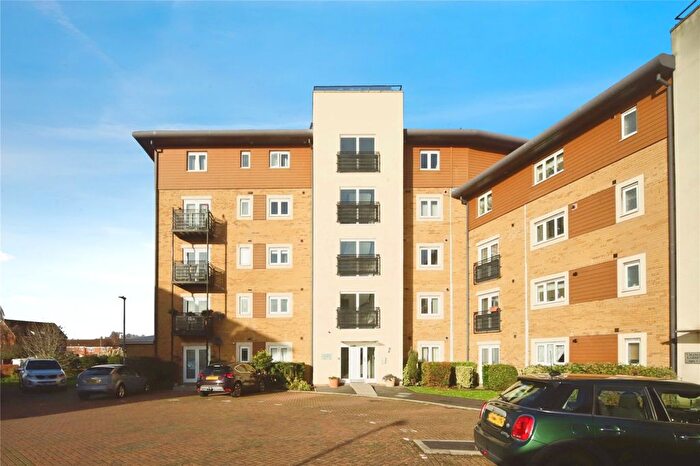 2 Bedroom Flat For Sale In Manley Gardens, Bridgwater, Somerset, TA6