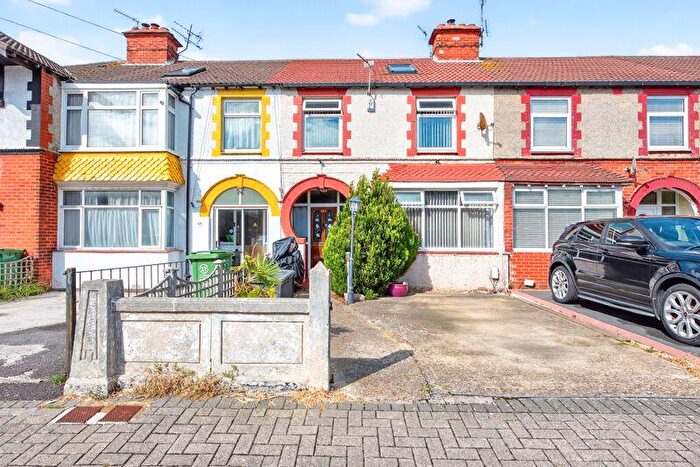 4 Bedroom Terraced House For Sale In Hawthorn Crescent, Cosham, PO6