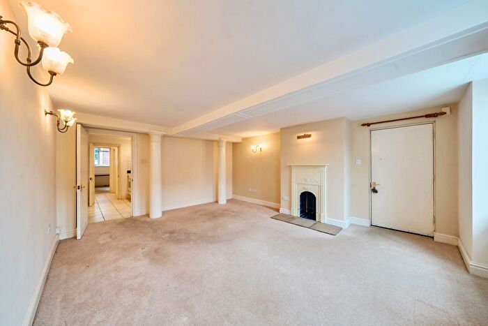 1 Bedroom Flat To Rent In High Street, Ramsbury, Marlborough, SN8