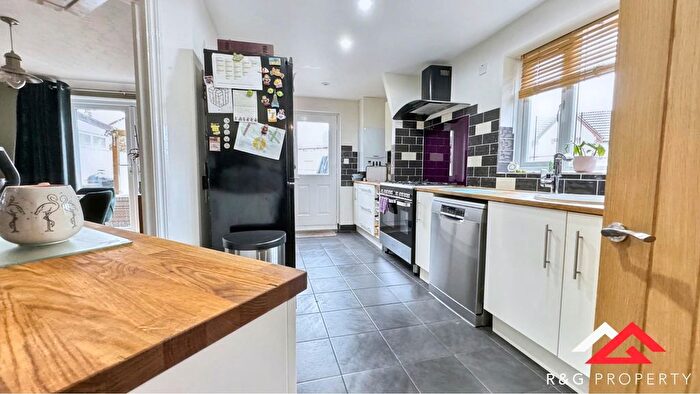 4 Bedroom Detached House For Sale In Magnolia Rise, Trowbridge, BA14