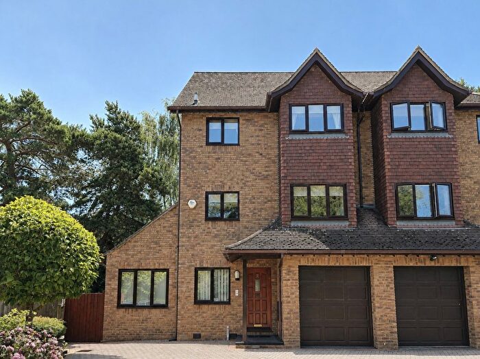 5 Bedroom Town House For Sale In Evening Glade, Ferndown, BH22