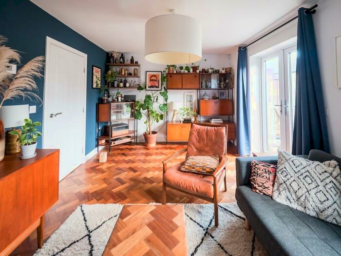 3 Bedroom End Of Terrace House To Rent In Garforth Avenue, Manchester, M4