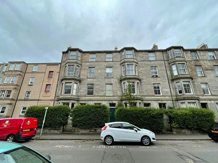 4 Bedroom Flat To Rent In Rankeillor Street, Edinburgh, Midlothian, EH8